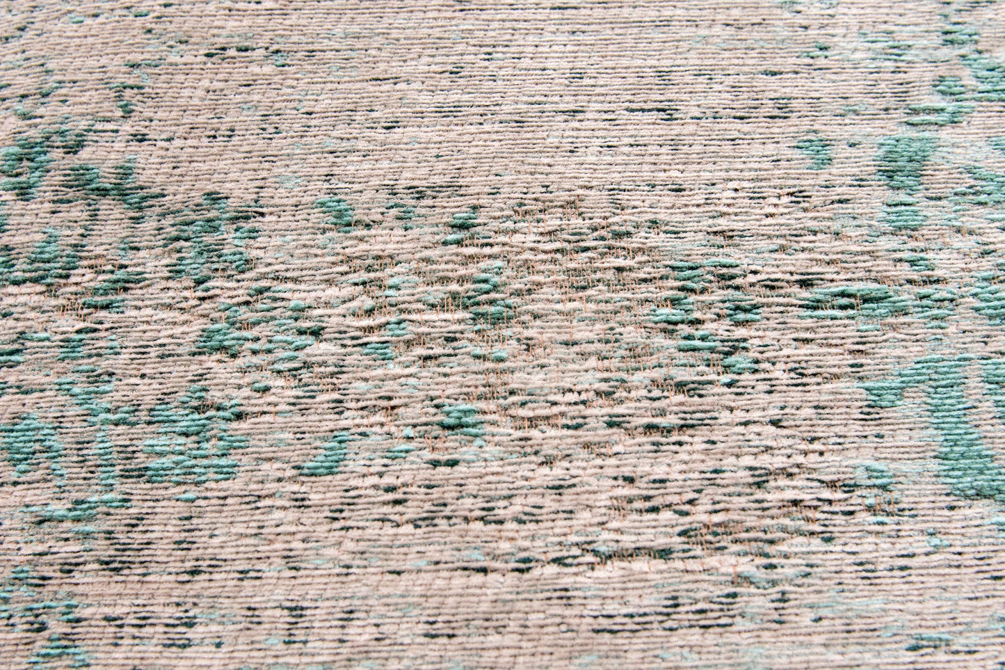 Louis De Poortere, Jade Oyster 8259 - Medallion Collection